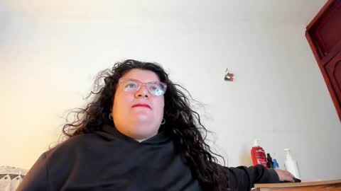 Snapshot of mystery_psique chatting on 12-13-25, 07:53 mystery_psique online show from 12-13-25, 07:53