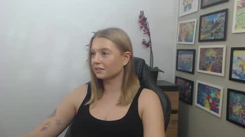 Erica online show from 11-06-25, 01:12