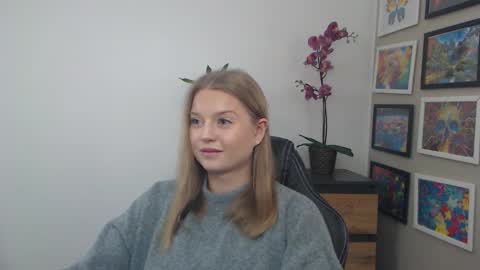 Erica online show from 02-06-26, 09:23