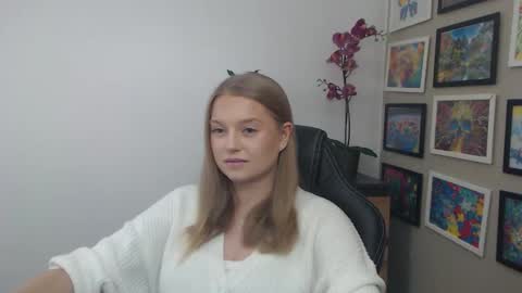 Erica online show from 03-05-26, 12:01