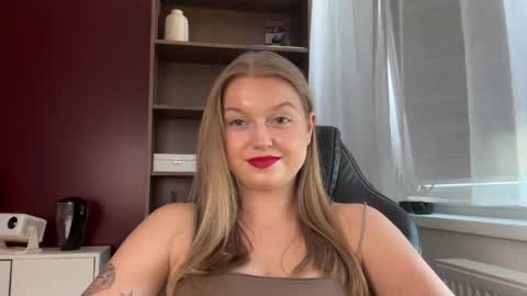 Snapshot of mysteryericax chatting on 06-03-26, 04:12 Erica online show from 06-03-26, 04:12