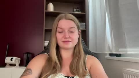 Snapshot of mysteryericax chatting on 06-27-26, 12:33 Erica online show from 06-27-26, 12:33