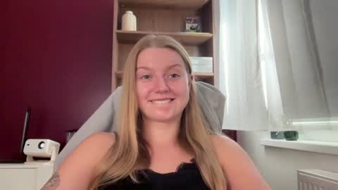 Snapshot of mysteryericax chatting on 06-29-26, 07:36 Erica online show from 06-29-26, 07:36