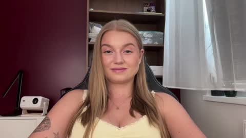 Snapshot of mysteryericax chatting on 07-17-26, 03:29 Erica online show from 07-17-26, 03:29