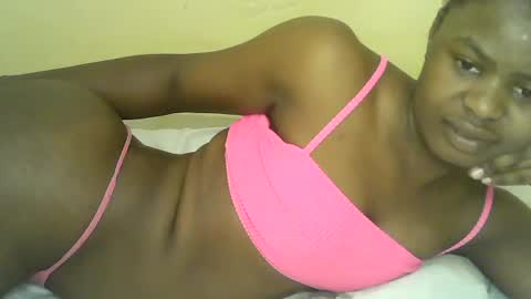 Snapshot of mystic_linna chatting on 06-12-26, 06:01 mystic_linna online show from 06-12-26, 06:01