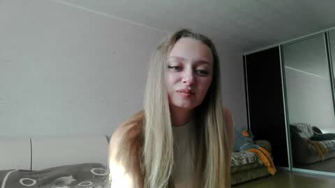 Snapshot of mysticglimmer chatting on 09-19-25, 10:27 Anika online show from 09-19-25, 10:27