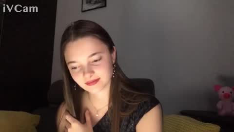 Leya online show from 10-22-25, 01:33