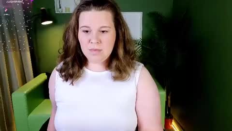 Snapshot of mystimerlina chatting on 07-24-26, 03:43 merlin online show from 07-24-26, 03:43