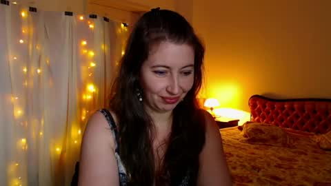 Snapshot of mystydew chatting on 07-14-26, 11:16 MystyDew online show from 07-14-26, 11:16