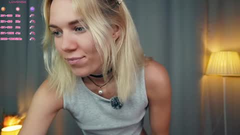 Snapshot of myviolet_rush chatting on 05-28-26, 07:22 Olivia or just olive online show from 05-28-26, 07:22