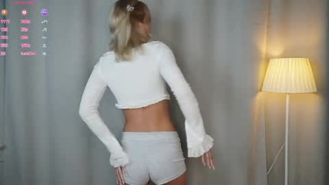 Snapshot of myviolet_rush chatting on 06-03-26, 07:08 Olivia or just olive online show from 06-03-26, 07:08