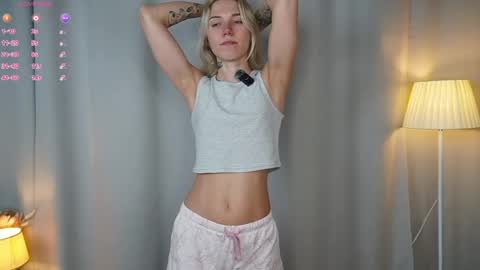 Snapshot of myviolet_rush chatting on 06-09-26, 07:36 Olivia or just olive online show from 06-09-26, 07:36