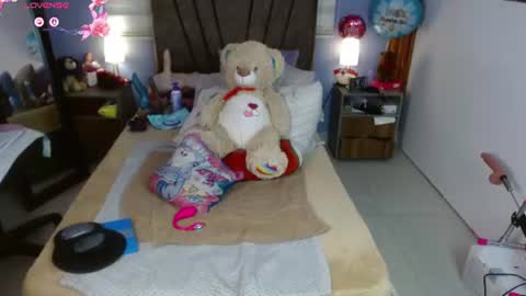 Snapshot of nadia_84 chatting on 06-24-26, 07:35 nadia_84 online show from 06-24-26, 07:35