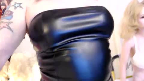 Snapshot of nadia_vixen chatting on 05-15-26, 11:34 Nadia Vixen online show from 05-15-26, 11:34