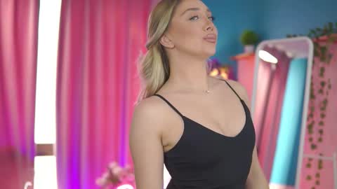 Snapshot of nadyablue chatting on 03-02-26, 07:15 Nadia online show from 03-02-26, 07:15