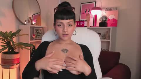 Nahia INDEPENDENT MODEL P online show from 11-29-25, 10:46