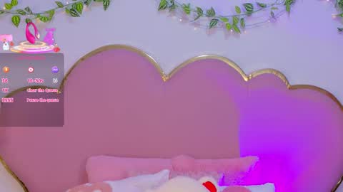 NahiaraReina  online show from 12-16-25, 03:06