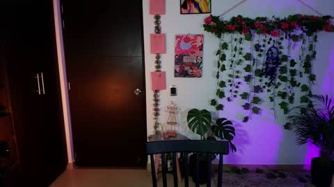 Snapshot of naho_4269 chatting on 02-01-25, 03:30 Naho Sigueme en mis Redes Sociales Follow me on my social networks online show from 02-01-25, 03:30