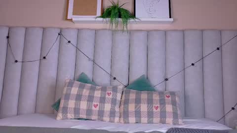  VICTORIA  online show from 04-09-26, 07:41