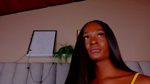 Snapshot of nahomicampbell_ chatting on 04-17-26, 07:50 VICTORIA online show from 04-17-26, 07:50