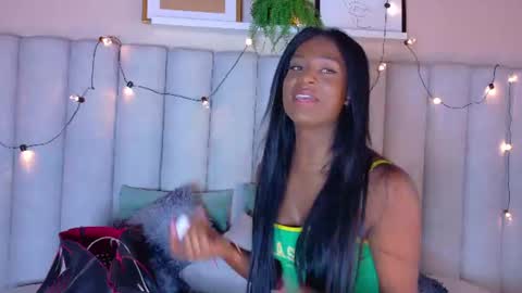 Snapshot of nahomicampbell_ chatting on 06-25-26, 11:53 VICTORIA online show from 06-25-26, 11:53