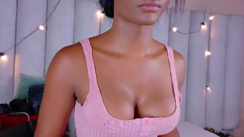 Snapshot of nahomicampbell_ chatting on 07-03-26, 08:04 VICTORIA online show from 07-03-26, 08:04