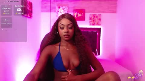 Snapshot of nahomii_hill chatting on 01-24-25, 08:22 Nahomi online show from 01-24-25, 08:22