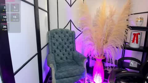 Snapshot of nahomirichards chatting on 02-25-26, 04:33 Nahomi online show from 02-25-26, 04:33