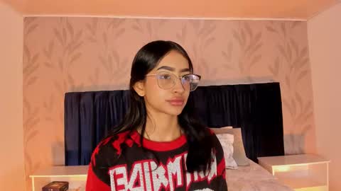 Nahomy  online show from 12-22-25, 12:24