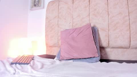 Naia x online show from 03-20-26, 04:01