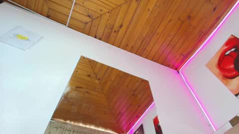 Naia x online show from 04-16-26, 07:03