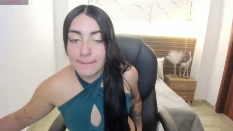 Snapshot of naiah_blue chatting on 06-26-26, 06:45 naiah_blue online show from 06-26-26, 06:45