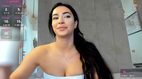 Snapshot of naila18 chatting on 09-14-25, 06:56 Naila online show from 09-14-25, 06:56