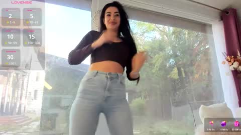 Snapshot of naila18 chatting on 10-10-25, 06:56 Naila online show from 10-10-25, 06:56