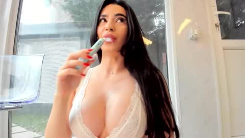 Naila online show from 03-25-26, 07:03