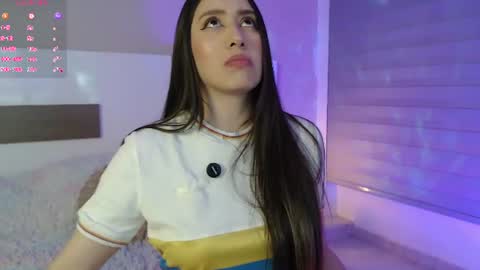 Snapshot of nailahk chatting on 06-18-26, 01:06 NAILAHK online show from 06-18-26, 01:06