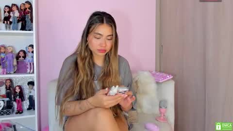 Snapshot of naileea chatting on 11-12-25, 03:40 online show from 11-12-25, 03:40