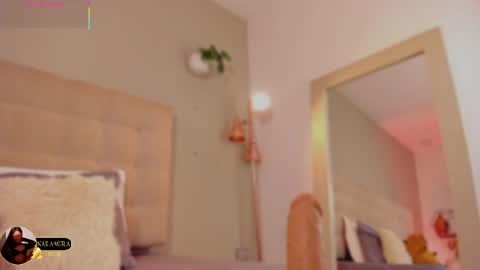 INSTAGRAM  m2221     online show from 04-06-26, 10:05