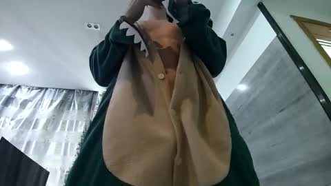 boy online show from 04-27-26, 02:09