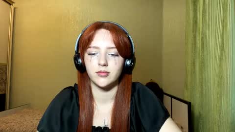 Snapshot of nakitawiggin chatting on 02-22-26, 10:25 Luna online show from 02-22-26, 10:25