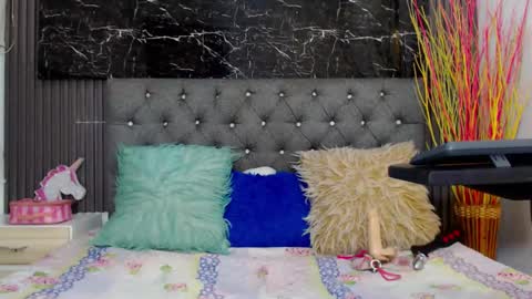 NALAROY online show from 01-18-25, 07:17