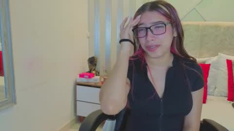nami_sweet_ online show from 11-08-25, 11:21