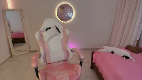 Snapshot of nanami_20 chatting on 06-11-26, 08:29 samantha online show from 06-11-26, 08:29