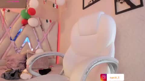 Snapshot of nanit_l chatting on 07-16-26, 12:49 anna online show from 07-16-26, 12:49