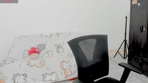  Naoko  online show from 11-03-25, 10:10