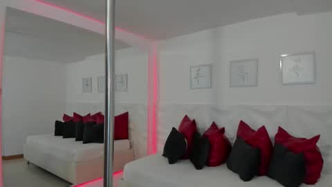 Naomi Amoretti online show from 02-10-26, 04:44