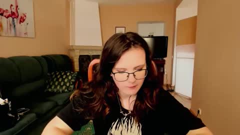 Snapshot of naomi_di chatting on 06-08-26, 06:14 naomi_di online show from 06-08-26, 06:14