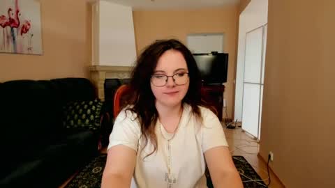 Snapshot of naomi_di chatting on 06-15-26, 01:24 naomi_di online show from 06-15-26, 01:24