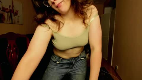 Snapshot of naomi_di chatting on 07-01-26, 07:35 naomi_di online show from 07-01-26, 07:35