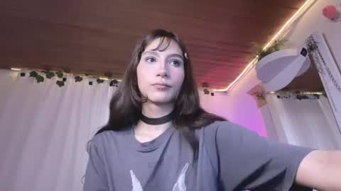 Snapshot of naomi_gyal chatting on 07-18-26, 12:20 Naomi online show from 07-18-26, 12:20
